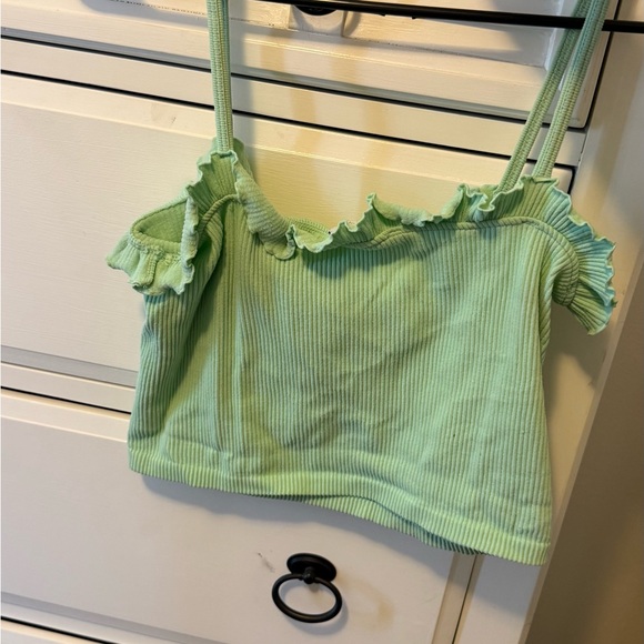 Zara Ribbed Crop Ruffle tank - Picture 3 of 3
